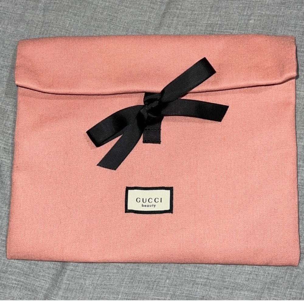 SALE WEEKEND GUCCI salmon pink makeup/ clutch / travel bag